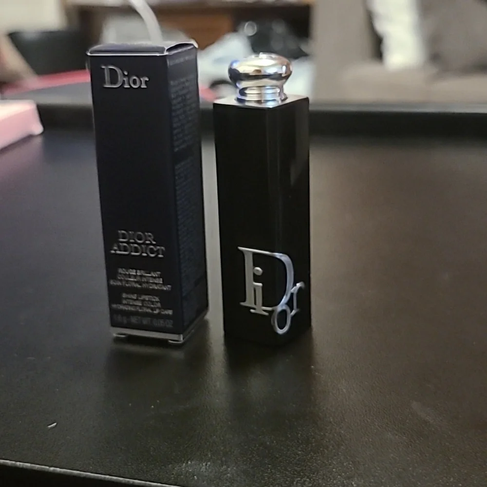 Dior Addict Rouge Brilliant Shine Lipstick -527 Atelier (Refillable)